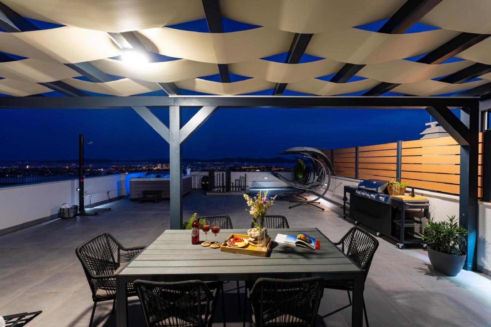 Apartament Luxury Penthouse Aria *