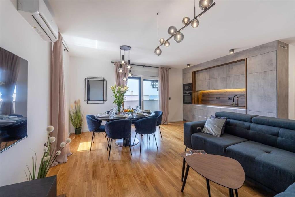 Luxury Penthouse Aria